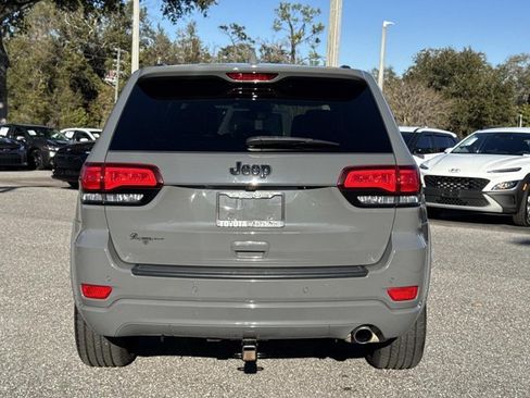 Used 2021 Jeep Grand Cherokee Laredo X image 3