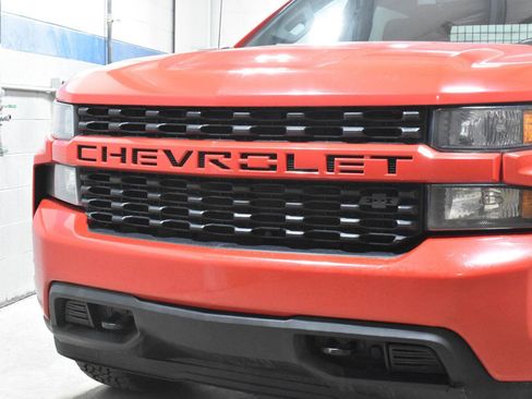 Used 2019 Chevrolet Silverado 1500 Custom w/ Custom Value Package AWD/4WD image 25