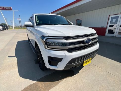 Used 2022 Ford Expedition Max XLT AWD/4WD image 2