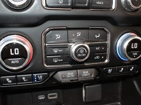 Used 2021 GMC Yukon XL SLT w/ SLT Luxury Plus Package RWD image 34