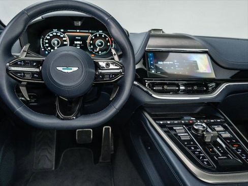 Used 2025 Aston Martin DBX 707 image 11