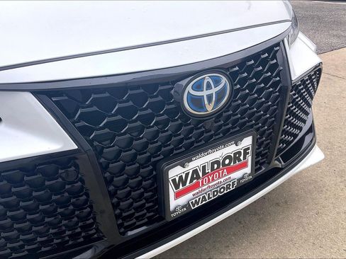 Used 2022 Toyota Avalon XSE image 35