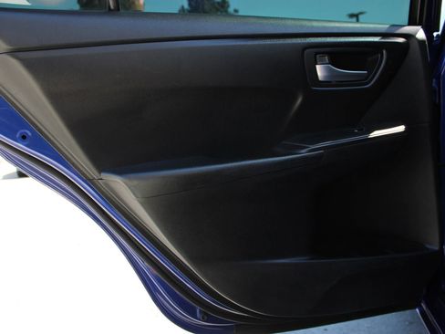 Used 2016 Toyota Camry SE FWD image 13