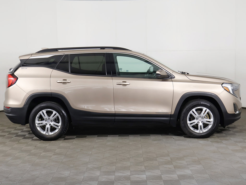 Used 2018 GMC Terrain SLE w/ Driver Convenience Package AWD/4WD image 17
