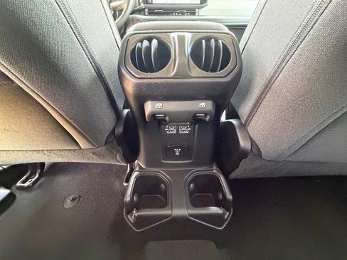 Used 2025 Jeep Wrangler Unlimited Sahara AWD/4WD image 31