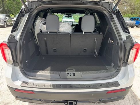 New 2026 Ford Explorer ST-Line AWD/4WD image 29