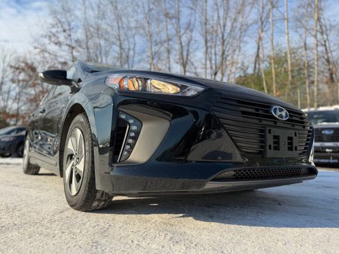 Used 2018 Hyundai Ioniq SEL image 14