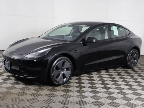 Used 2023 Tesla Model 3 Standard Range image 8