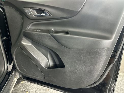 Used 2022 Chevrolet Equinox LT image 30