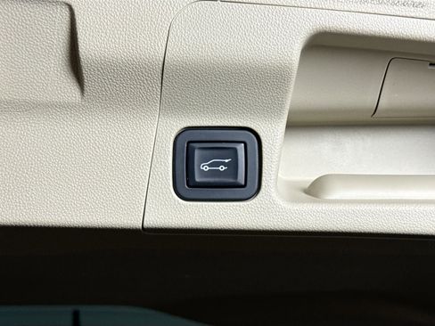 Used 2018 GMC Acadia Denali w/ Technology Package image 34