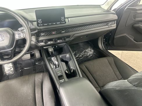 Used 2025 Honda Accord SE image 19