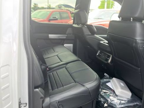 Used 2025 Ford F350 Platinum AWD/4WD image 31