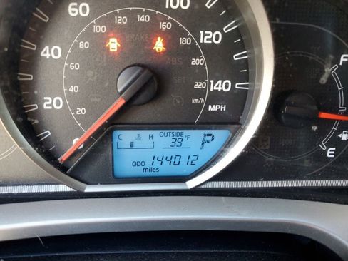 Used 2015 Toyota RAV4 LE image 12