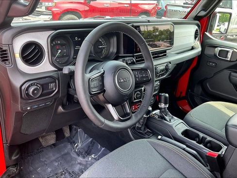 Used 2025 Jeep Wrangler Unlimited Sport S 4xe AWD/4WD image 19
