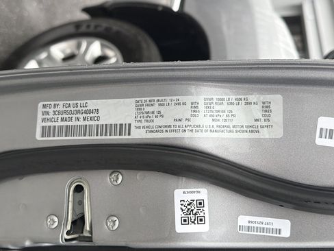 Used 2024 RAM 2500 Big Horn w/ Bed Utility Group image 33