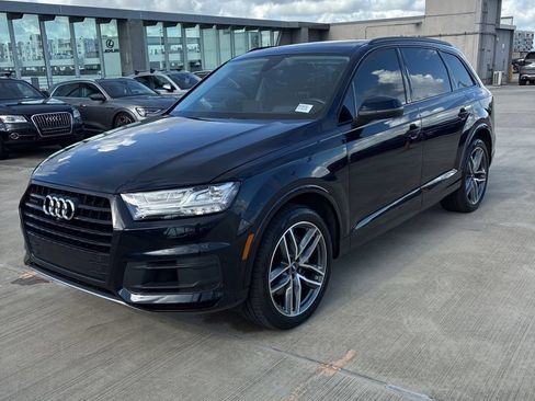 Used 2017 Audi Q7 3.0T Prestige AWD/4WD image 2