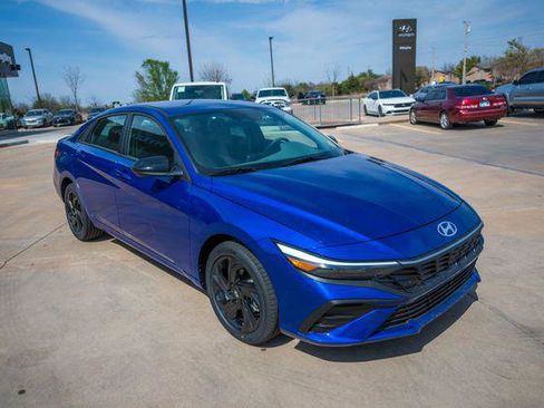 New 2026 Hyundai Elantra SEL FWD image 7