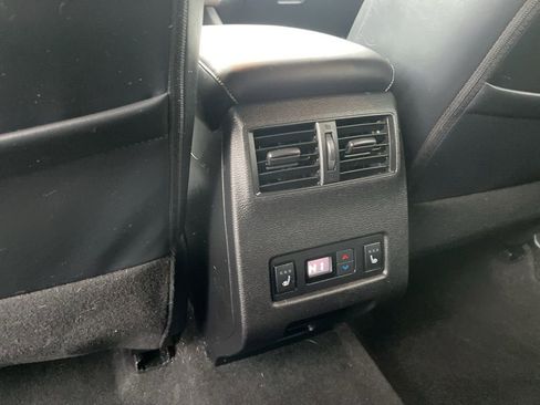 Used 2024 Mitsubishi Outlander SEL image 28