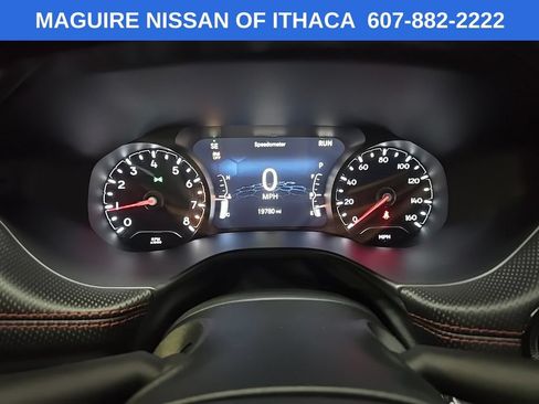Used 2022 Jeep Compass Trailhawk w/ Trailhawk Convenience Group AWD/4WD image 21