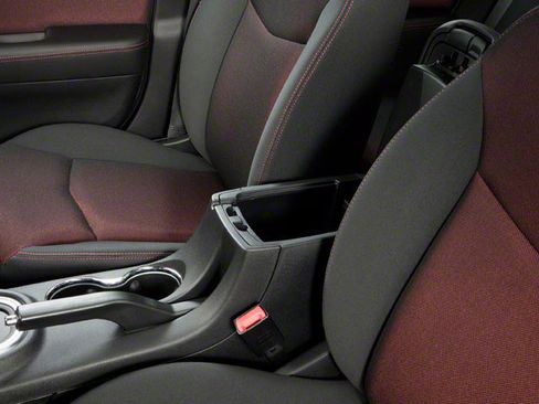 Used 2013 Dodge Avenger SXT w/ Blacktop Pkg FWD image 19