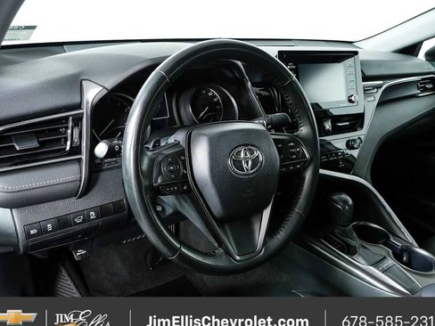 Used 2024 Toyota Camry SE FWD image 4