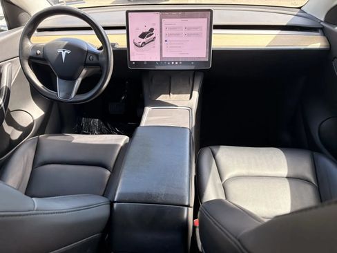 Used 2022 Tesla Model Y Long Range AWD/4WD image 5