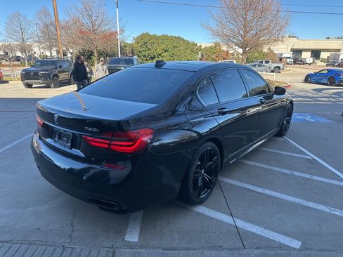 Used 2019 BMW 750i w/ Executive Package image 4
