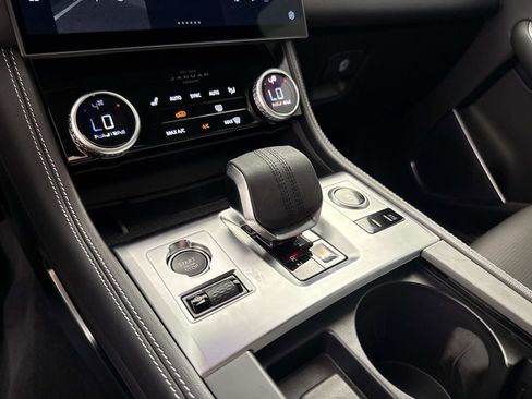 Certified 2026 Jaguar F-PACE R-Dynamic S AWD/4WD image 27