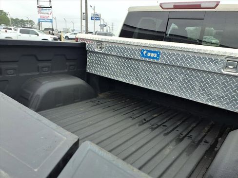 Used 2022 GMC Sierra 1500 SLT w/ SLT Premium Package image 16