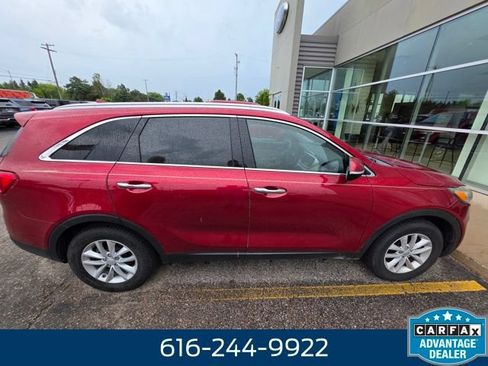 Used 2018 Kia Sorento FWD image 7