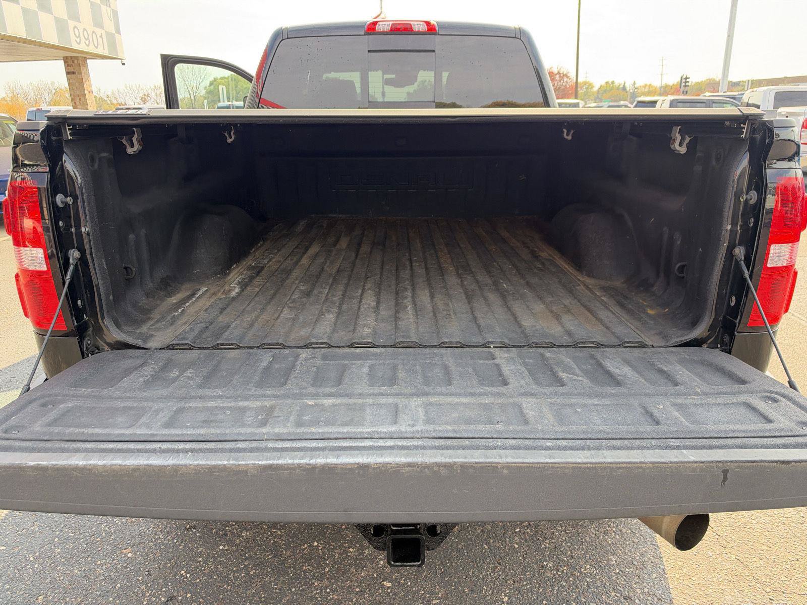 Used 2017 GMC Sierra 2500 Denali w/ Suspension Package, Off-Road AWD/4WD image 23