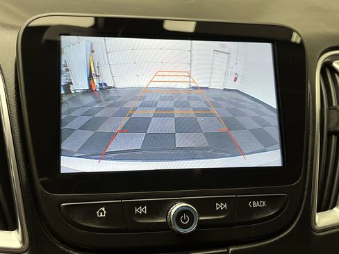 Used 2016 Chevrolet Malibu LT FWD image 5