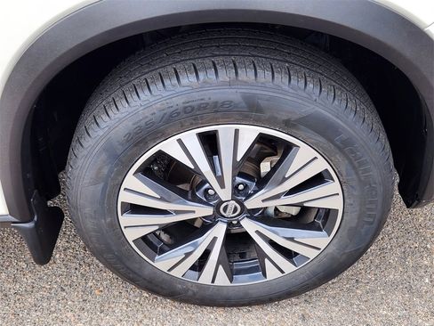 Used 2021 Nissan Rogue SV image 16