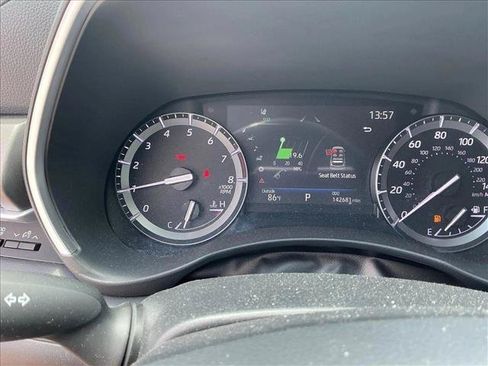 Used 2020 Toyota Highlander XLE FWD image 13