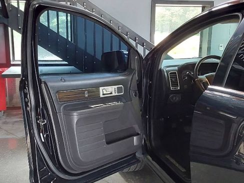 Used 2009 Lincoln MKX 2WD image 17