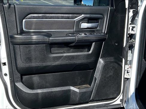 Used 2024 RAM 3500 Big Horn image 22