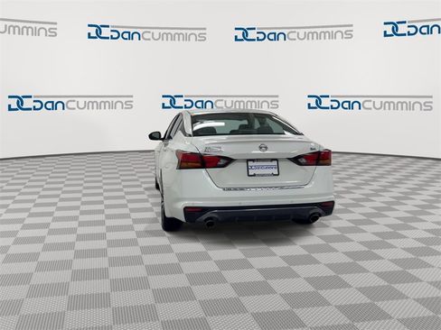 Used 2021 Nissan Altima 2.5 SR w/ SR Premium Package image 7