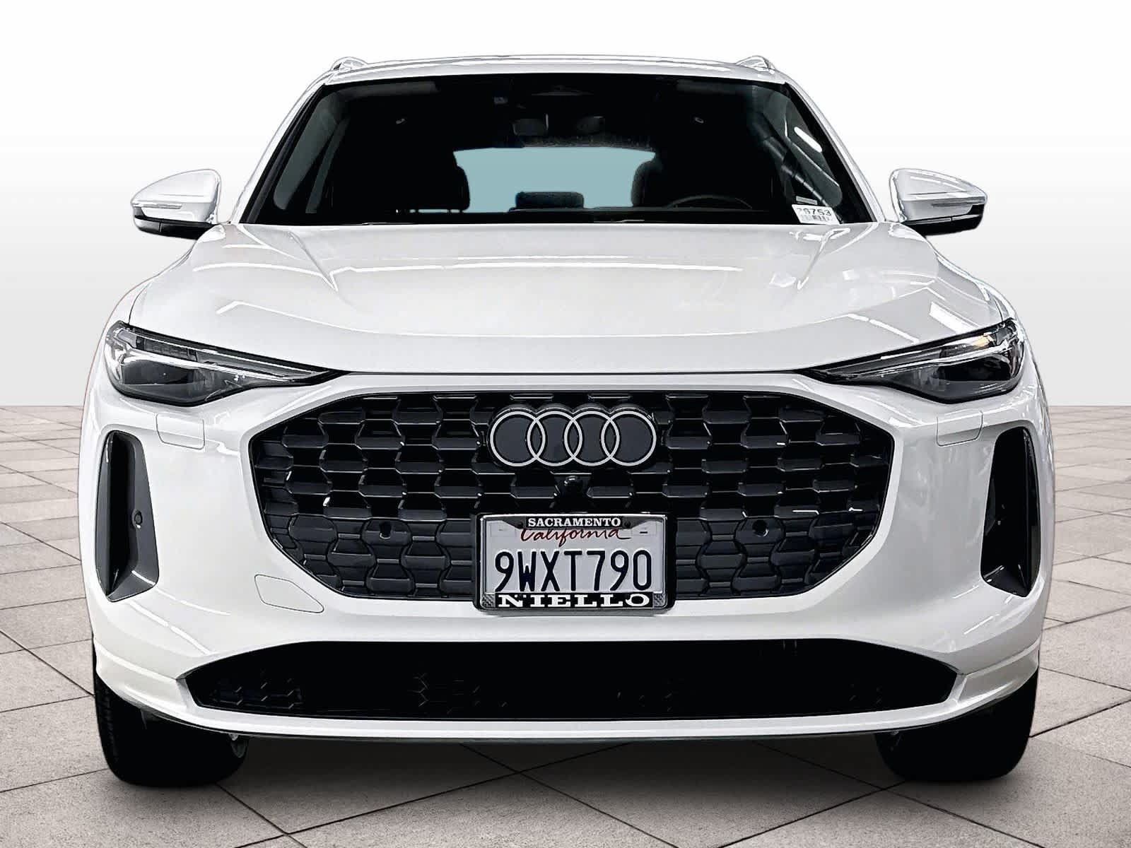 Used 2025 Audi Q5 Premium AWD/4WD image 3