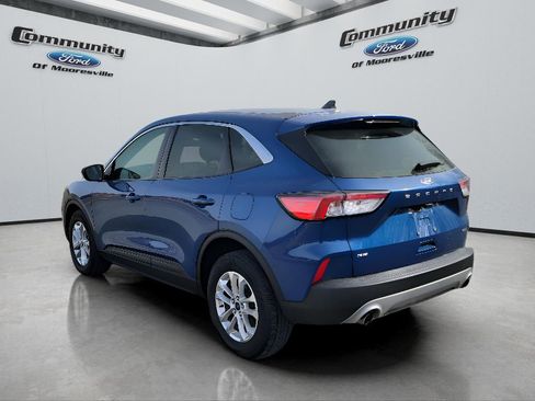 Used 2022 Ford Escape SE w/ Cold Weather Package image 9