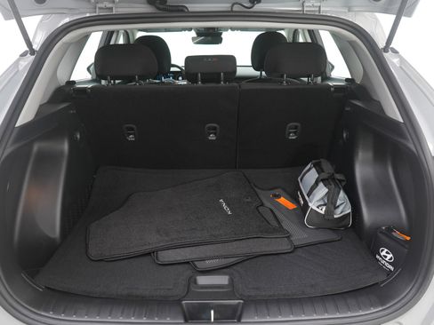 Certified 2026 Hyundai Kona SE image 9