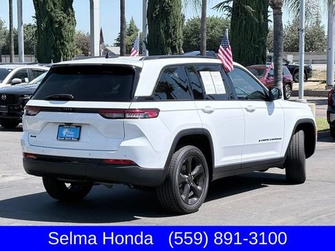 Used 2023 Jeep Grand Cherokee Altitude AWD/4WD image 5