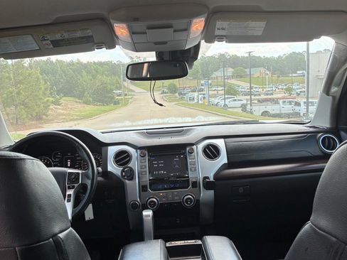 Used 2018 Toyota Tundra Limited image 24