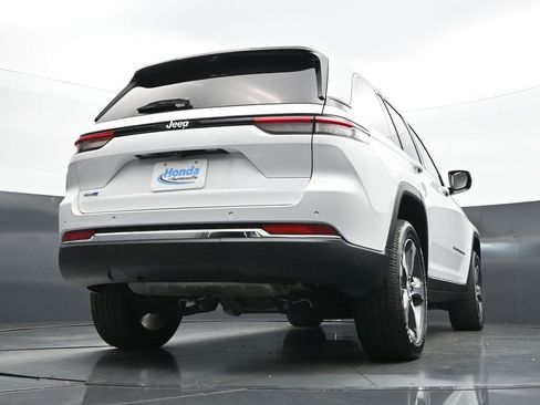 Used 2023 Jeep Grand Cherokee 4WD 4xe w/ Luxury Tech Group II image 24