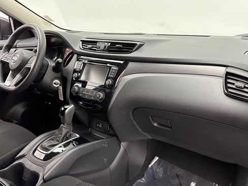 Used 2021 Nissan Rogue Sport S image 30
