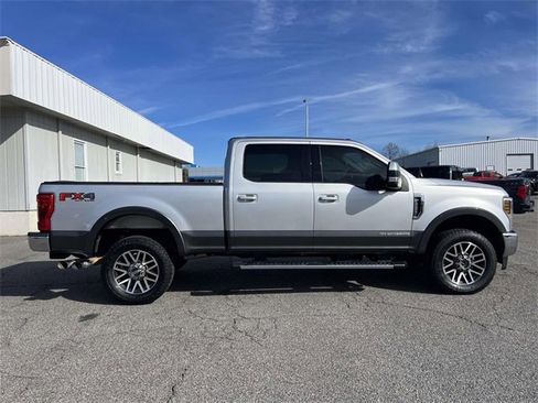 Used 2018 Ford F250 Lariat w/ Lariat Value Package image 2