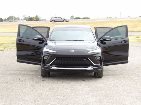 Used 2025 Buick Envista Sport Touring FWD image 25
