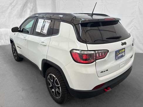 Used 2025 Jeep Compass Trailhawk AWD/4WD image 5