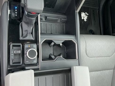 Used 2024 Toyota Tundra Limited image 18