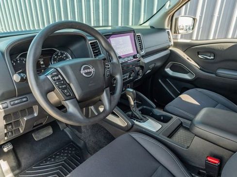 Used 2022 Nissan Frontier SV image 23