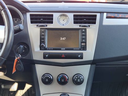 Used 2010 Chrysler Sebring Limited FWD image 18